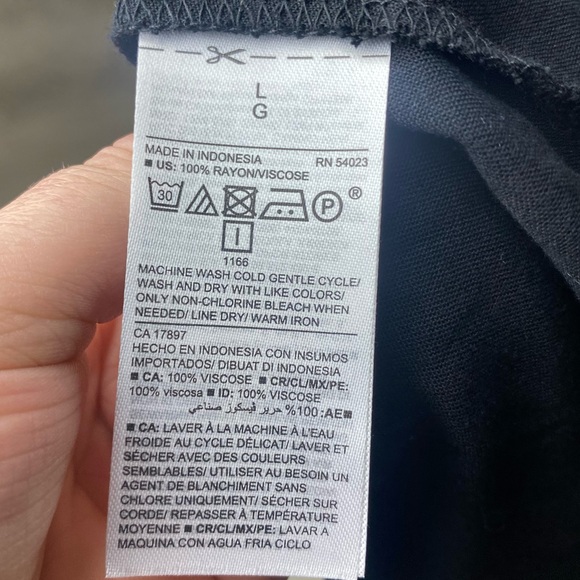 Old Navy Black Sweetheart Top Tank Top w/ Button Detail Women’s Large NWT - Picture 5 of 5